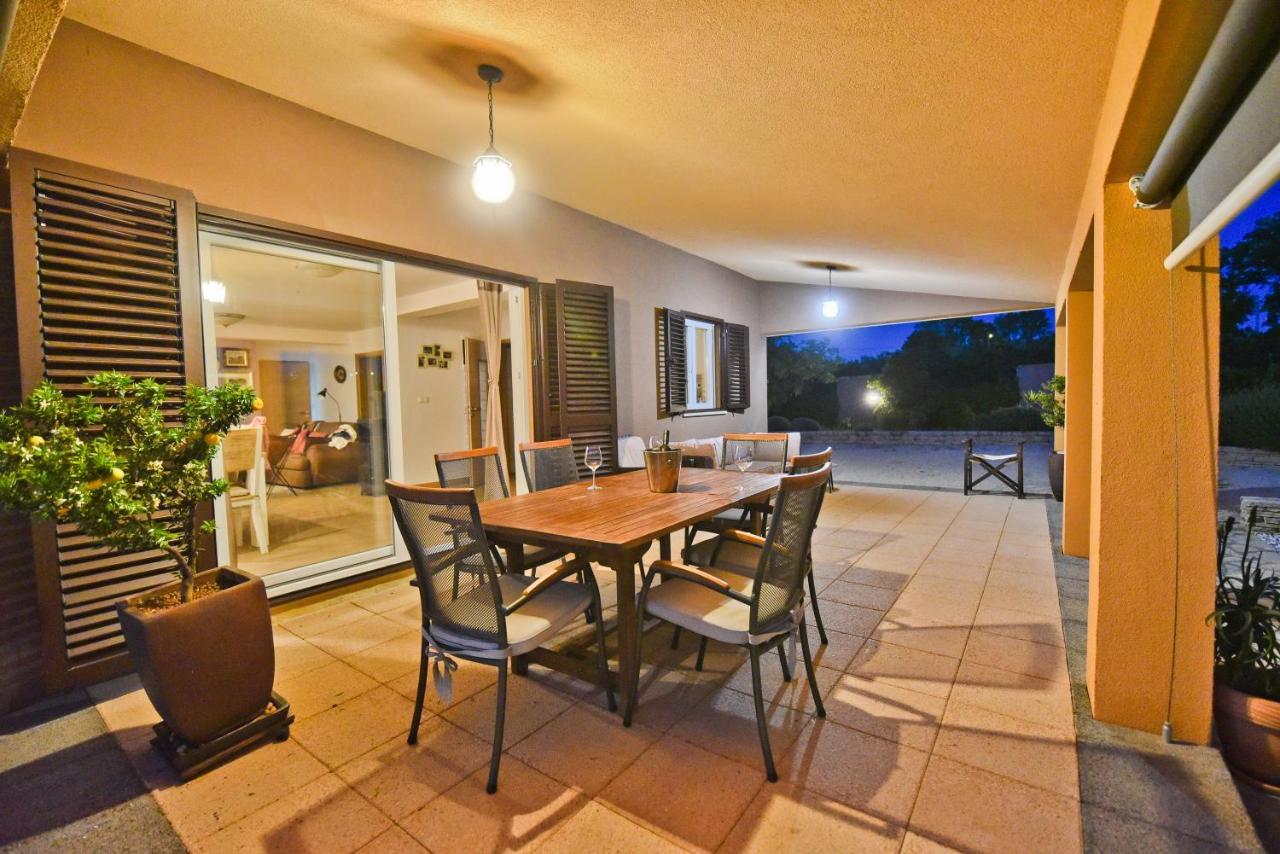 Holiday Home Taras Smilcic Екстер'єр фото