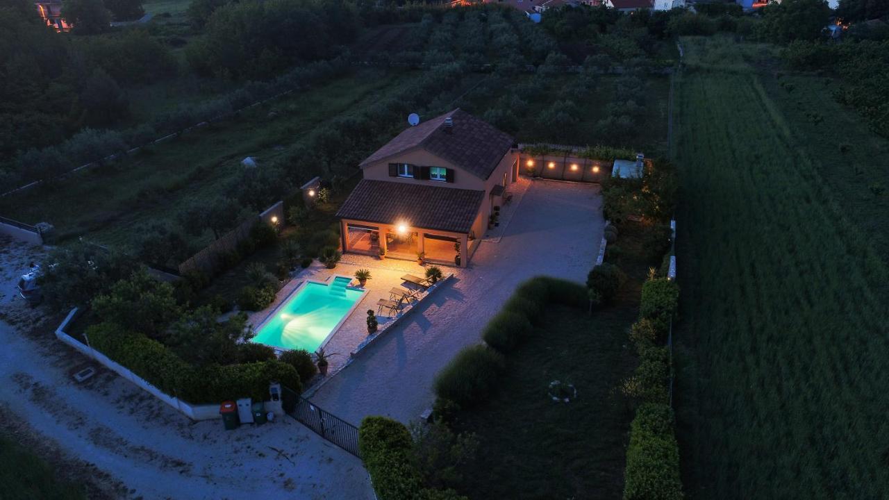 Holiday Home Taras Smilcic Екстер'єр фото