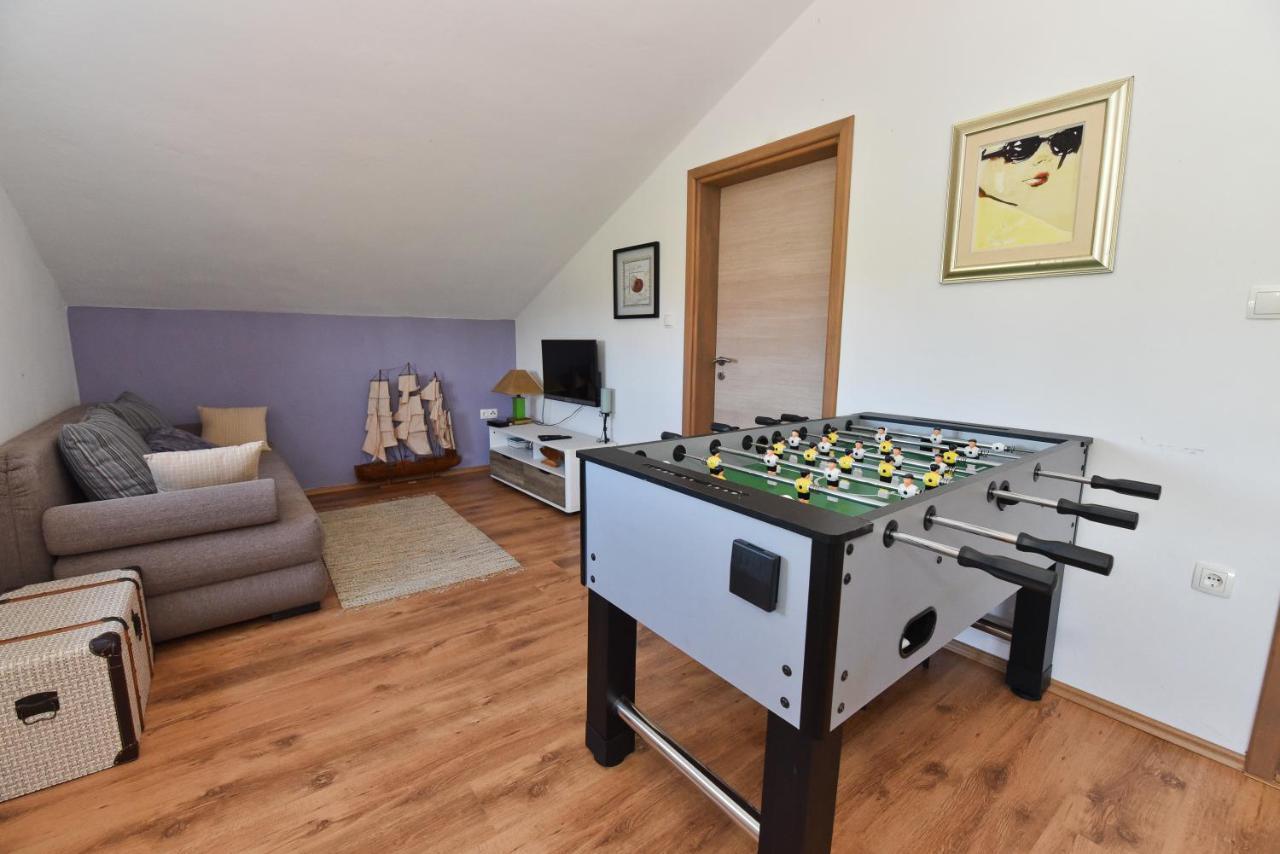Holiday Home Taras Smilcic Екстер'єр фото